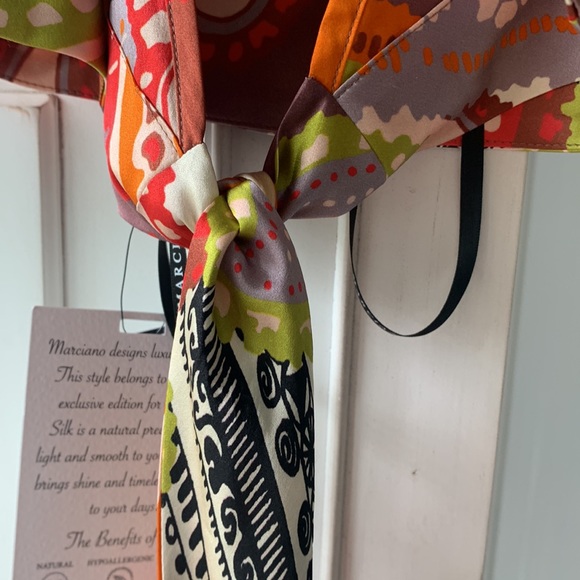 Guess Cropped Halter Top - Picture 5 of 7